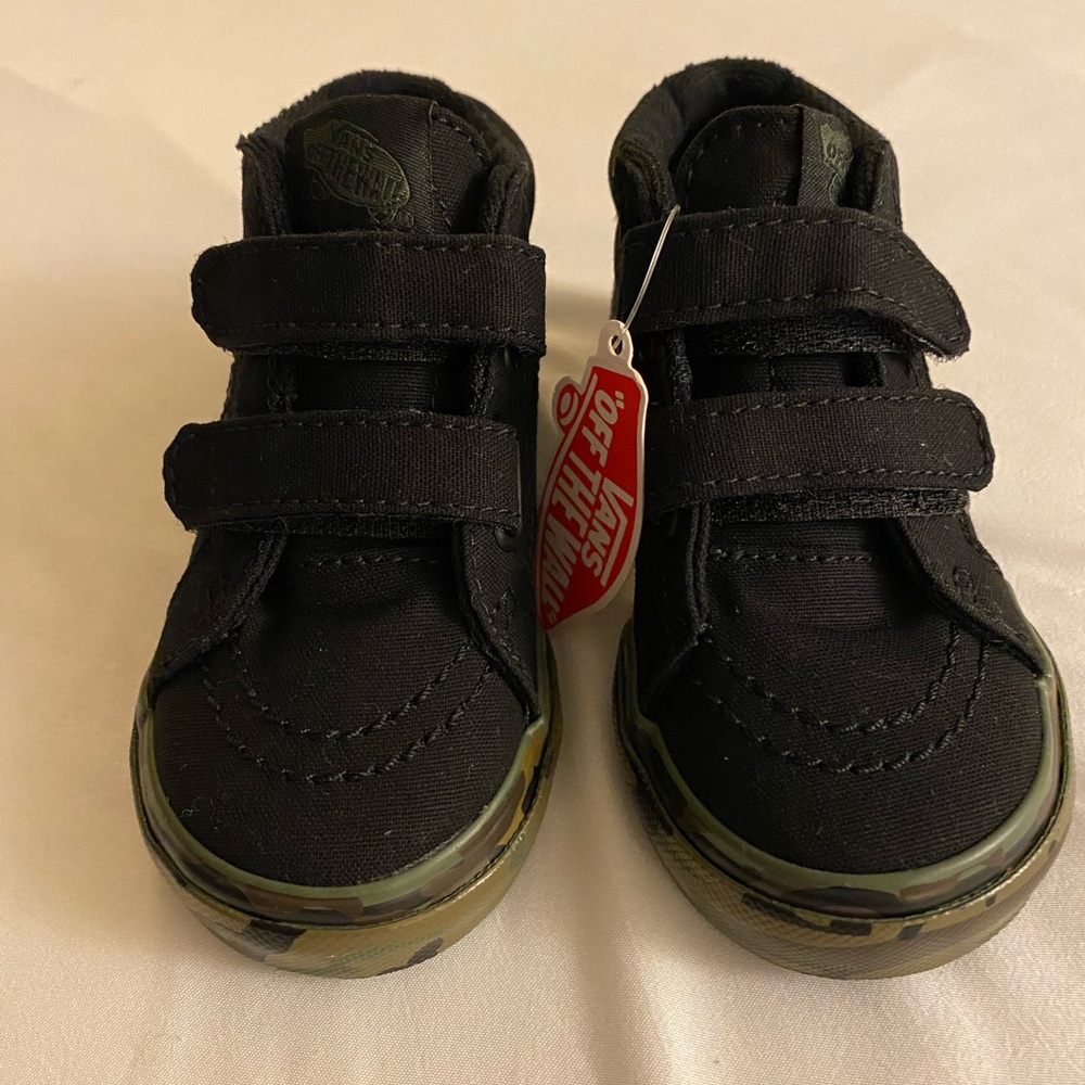 Baby/Toddler Vans Sk8-Mid Black & Camo shoes, Size 6, NWT